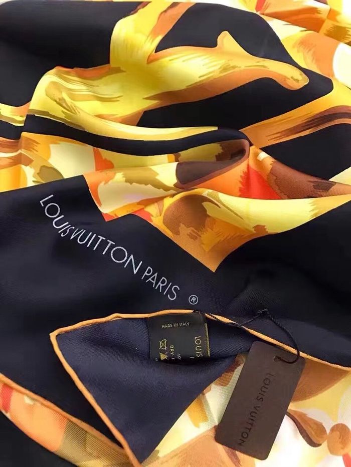 Louis Vuitton Scarf LVS00169